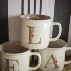 Becher Buchstabe/Blumen, L, 390 ml
