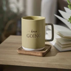 Becher mit Spruch, grün/konisch, 400 ml