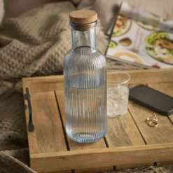 Karaffe mit Korkdeckel, blau, 1000 ml